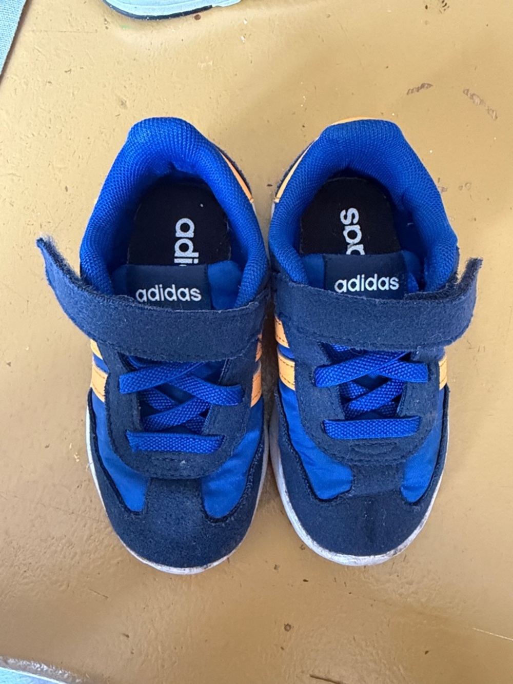 7T Sneakers - Picture 2 of 5